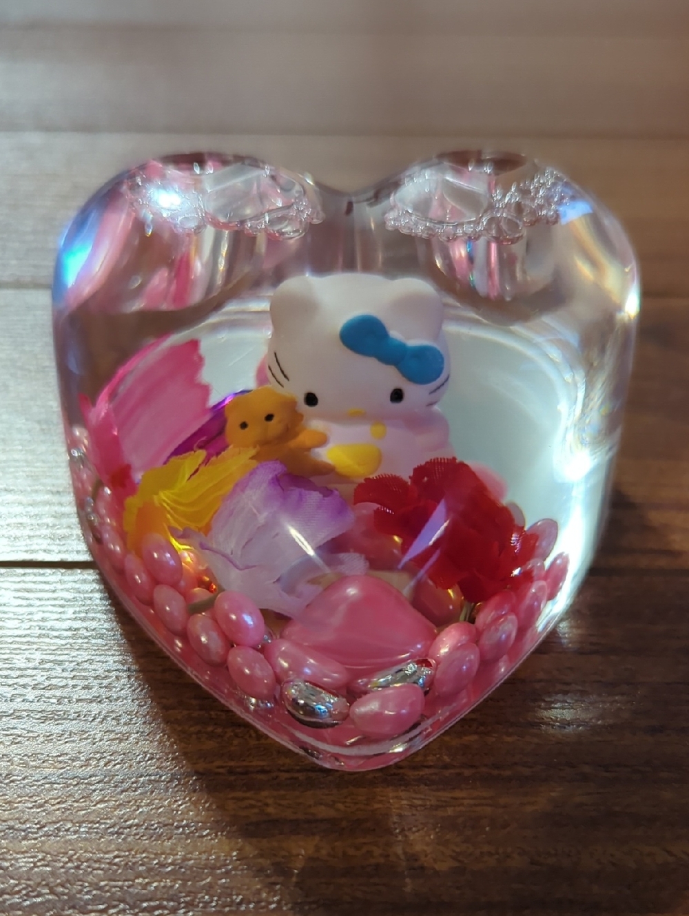 Vintage Sanrio Hello Kitty Liquid Floating Heart Paperweight Pen Holder Y2K